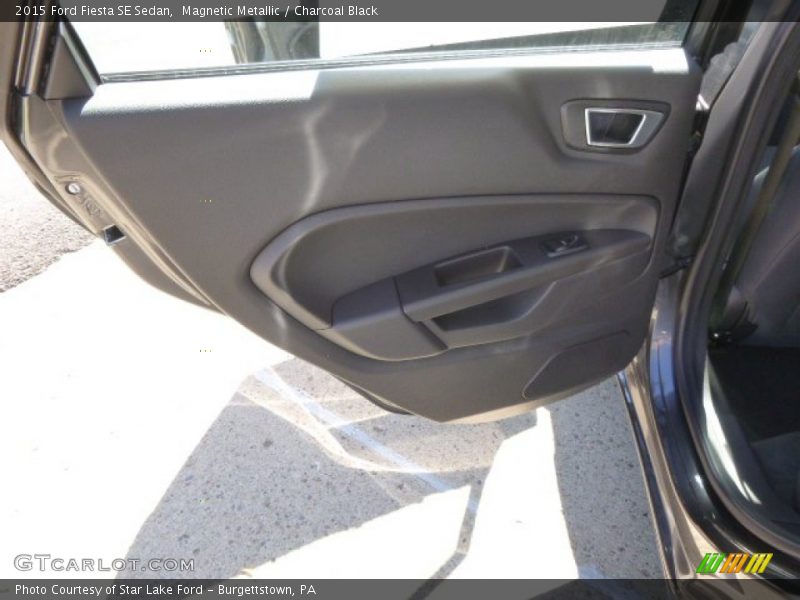 Magnetic Metallic / Charcoal Black 2015 Ford Fiesta SE Sedan