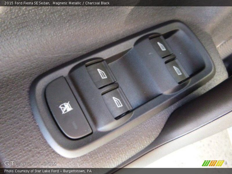 Magnetic Metallic / Charcoal Black 2015 Ford Fiesta SE Sedan