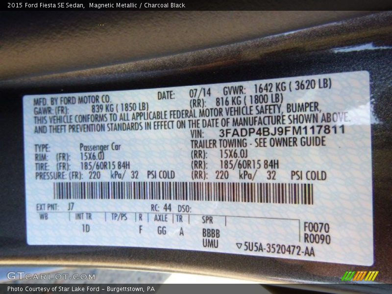 Magnetic Metallic / Charcoal Black 2015 Ford Fiesta SE Sedan