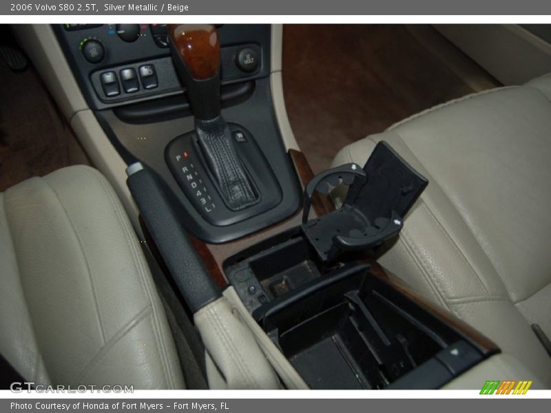 Silver Metallic / Beige 2006 Volvo S80 2.5T