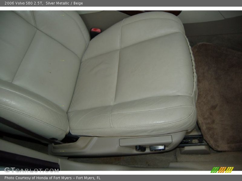 Silver Metallic / Beige 2006 Volvo S80 2.5T