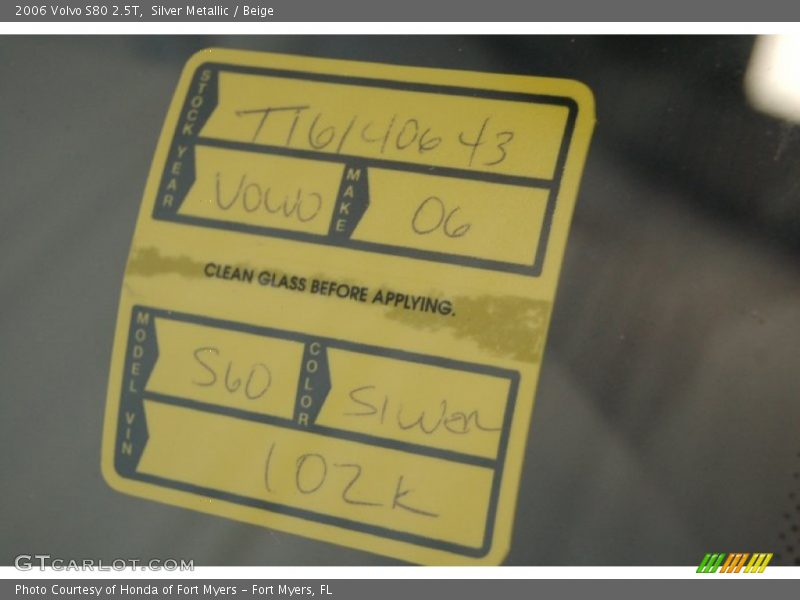 Silver Metallic / Beige 2006 Volvo S80 2.5T