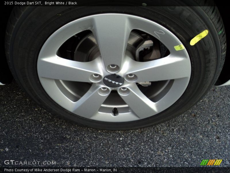 Bright White / Black 2015 Dodge Dart SXT