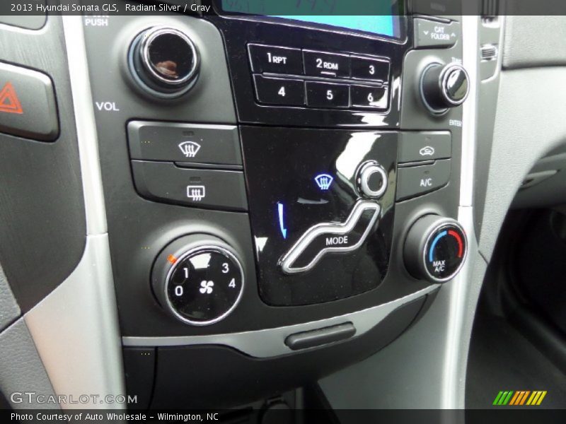 Radiant Silver / Gray 2013 Hyundai Sonata GLS