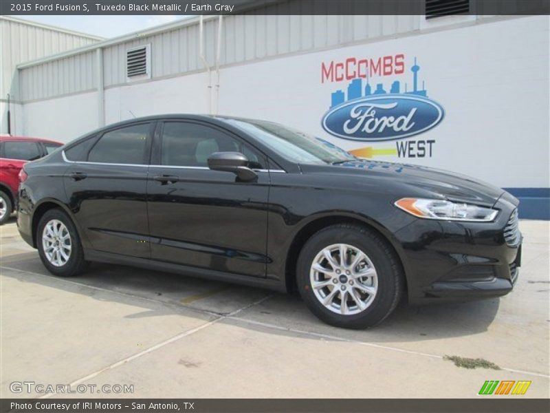 Tuxedo Black Metallic / Earth Gray 2015 Ford Fusion S