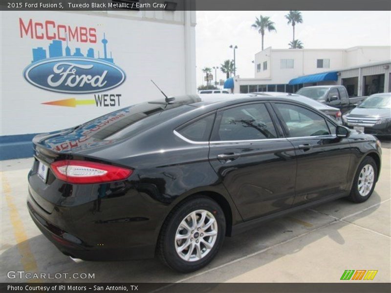 Tuxedo Black Metallic / Earth Gray 2015 Ford Fusion S