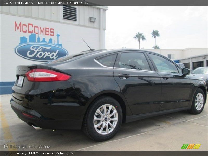 Tuxedo Black Metallic / Earth Gray 2015 Ford Fusion S