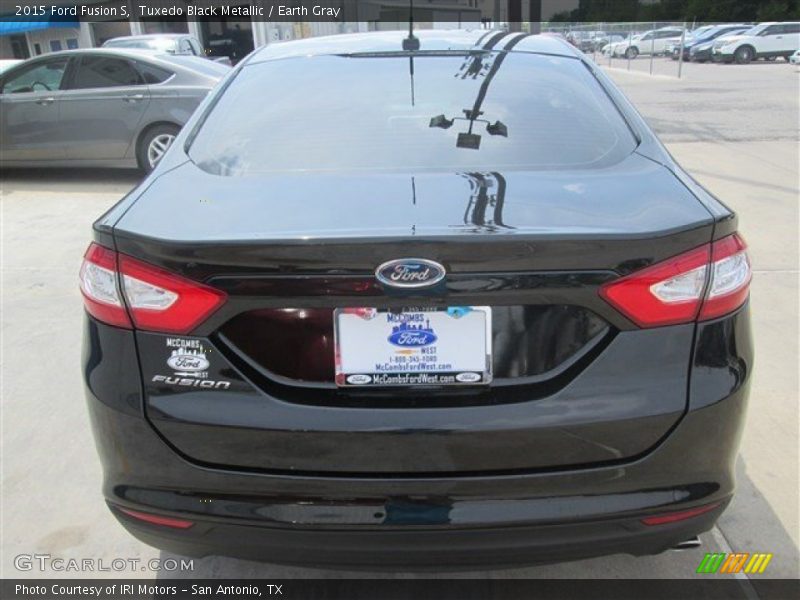 Tuxedo Black Metallic / Earth Gray 2015 Ford Fusion S
