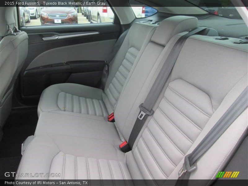 Tuxedo Black Metallic / Earth Gray 2015 Ford Fusion S