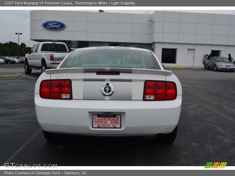 Performance White / Light Graphite 2007 Ford Mustang V6 Premium Coupe