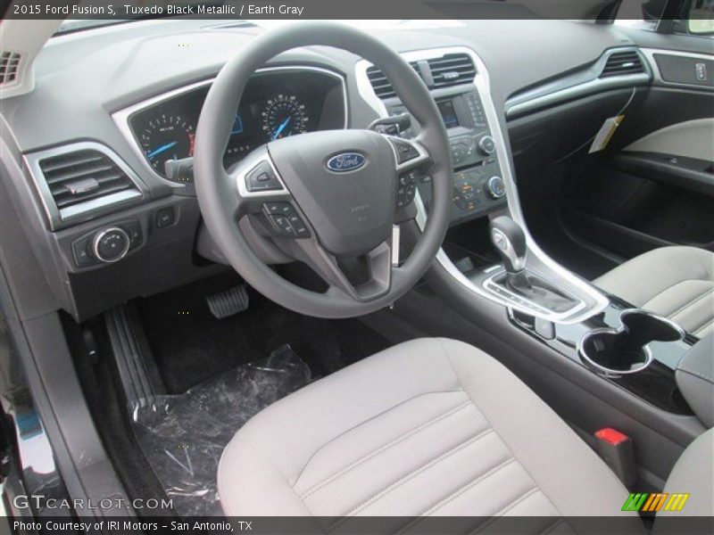 Tuxedo Black Metallic / Earth Gray 2015 Ford Fusion S