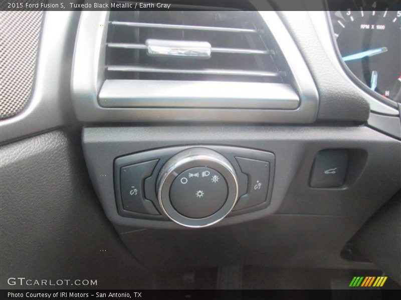 Tuxedo Black Metallic / Earth Gray 2015 Ford Fusion S