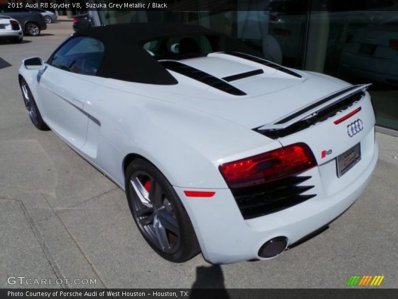 Suzuka Grey Metallic / Black 2015 Audi R8 Spyder V8