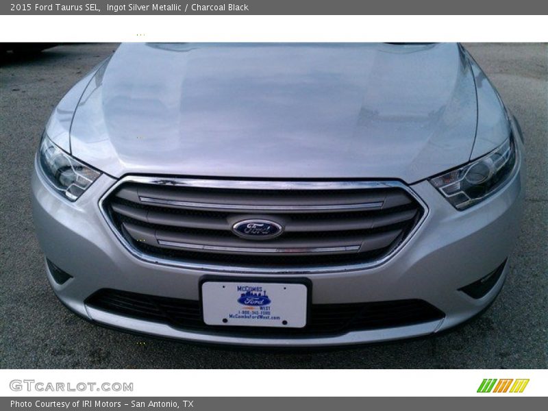 Ingot Silver Metallic / Charcoal Black 2015 Ford Taurus SEL