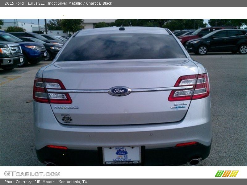Ingot Silver Metallic / Charcoal Black 2015 Ford Taurus SEL
