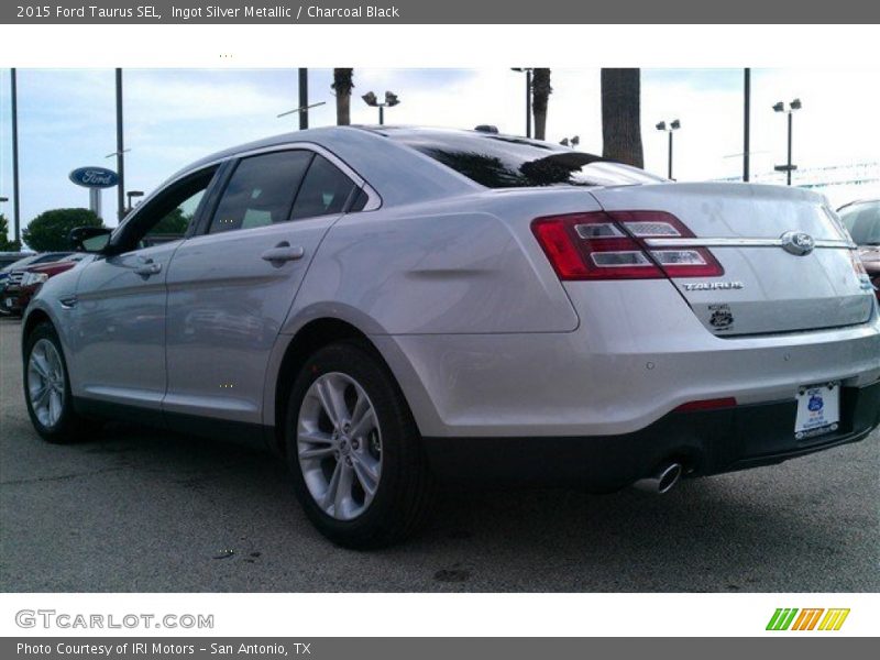 Ingot Silver Metallic / Charcoal Black 2015 Ford Taurus SEL