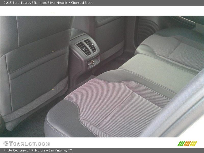 Ingot Silver Metallic / Charcoal Black 2015 Ford Taurus SEL
