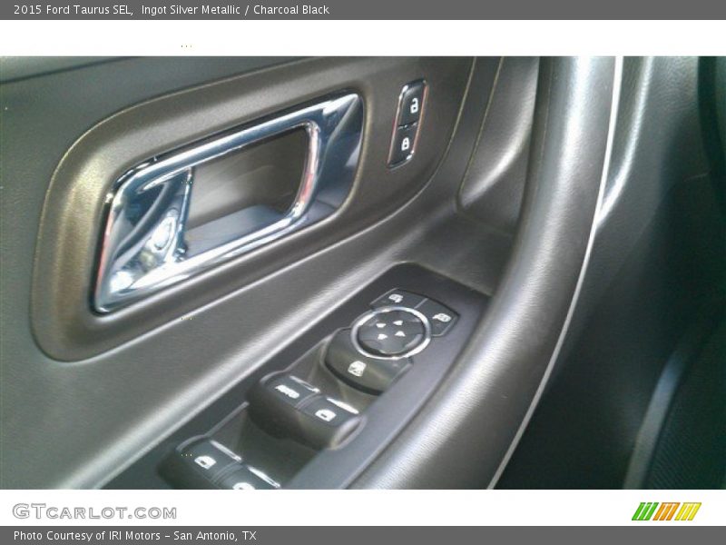 Ingot Silver Metallic / Charcoal Black 2015 Ford Taurus SEL