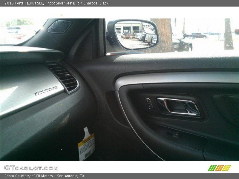 Ingot Silver Metallic / Charcoal Black 2015 Ford Taurus SEL