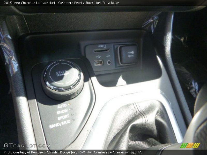 Cashmere Pearl / Black/Light Frost Beige 2015 Jeep Cherokee Latitude 4x4