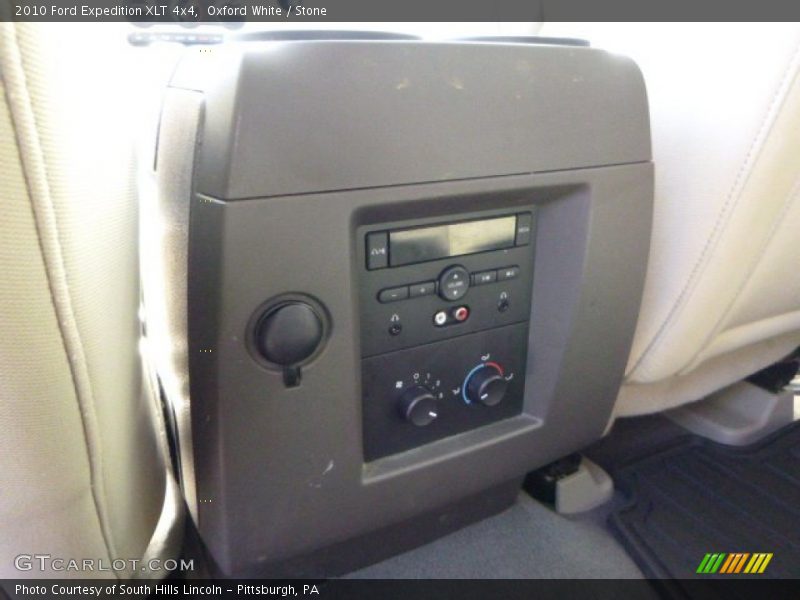Oxford White / Stone 2010 Ford Expedition XLT 4x4