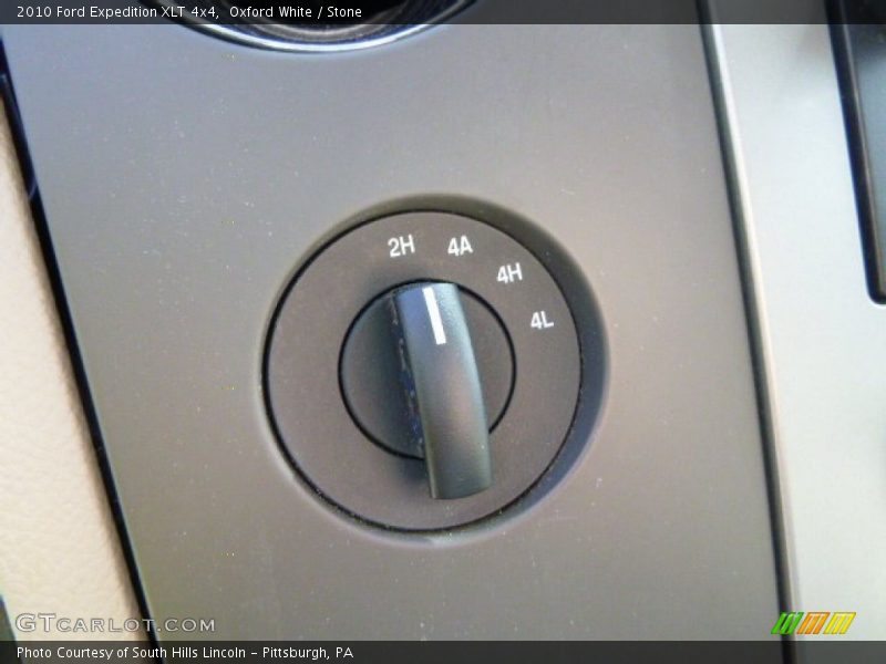 Oxford White / Stone 2010 Ford Expedition XLT 4x4