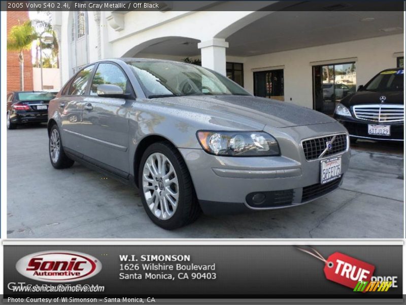 Flint Gray Metallic / Off Black 2005 Volvo S40 2.4i