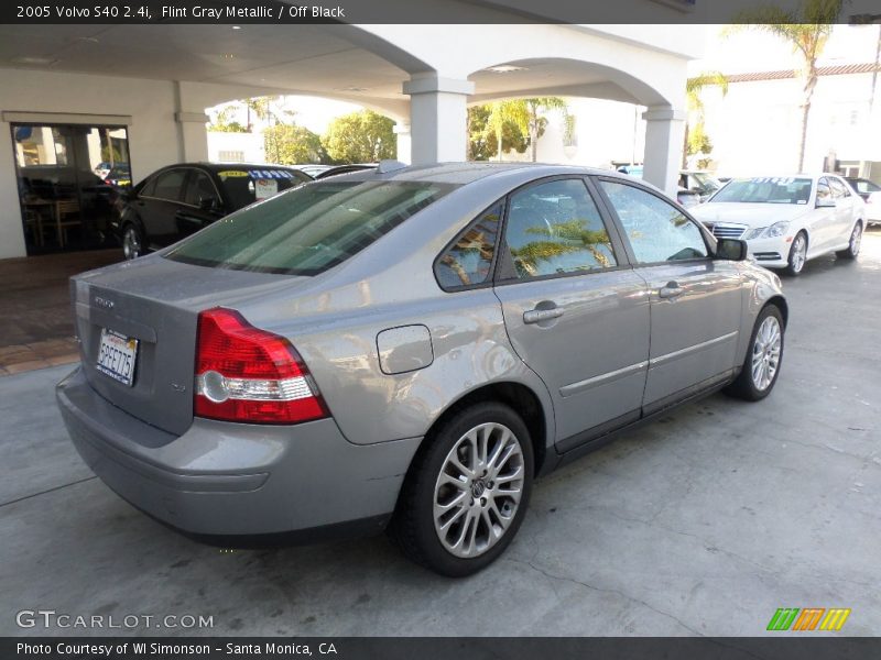 Flint Gray Metallic / Off Black 2005 Volvo S40 2.4i
