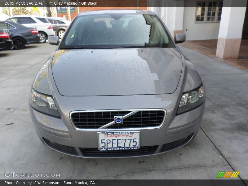 Flint Gray Metallic / Off Black 2005 Volvo S40 2.4i