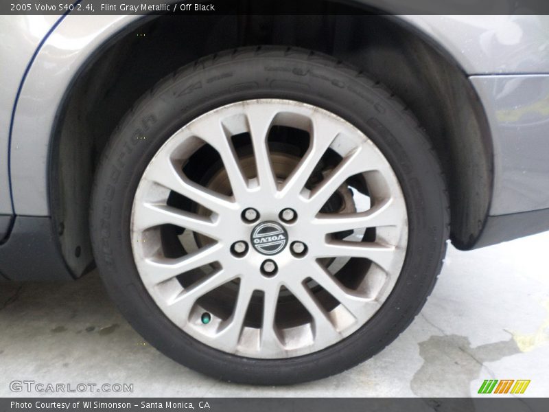 Flint Gray Metallic / Off Black 2005 Volvo S40 2.4i