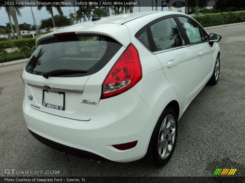 Oxford White / Arctic White Leather 2013 Ford Fiesta Titanium Hatchback