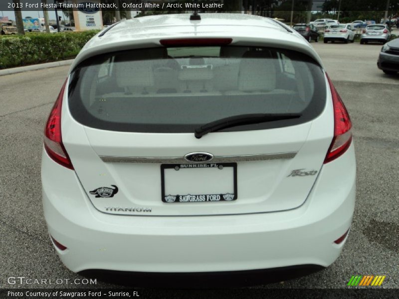 Oxford White / Arctic White Leather 2013 Ford Fiesta Titanium Hatchback