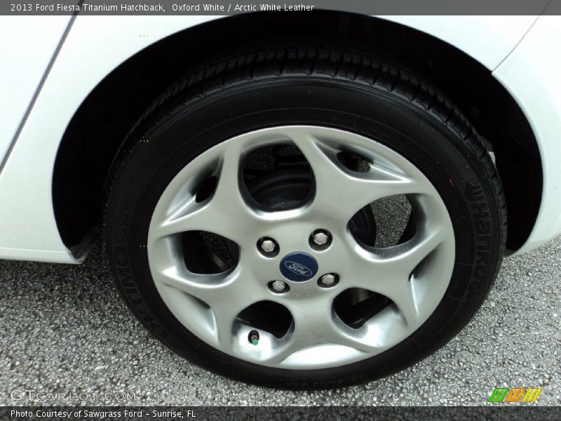 Oxford White / Arctic White Leather 2013 Ford Fiesta Titanium Hatchback