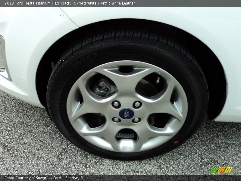 Oxford White / Arctic White Leather 2013 Ford Fiesta Titanium Hatchback