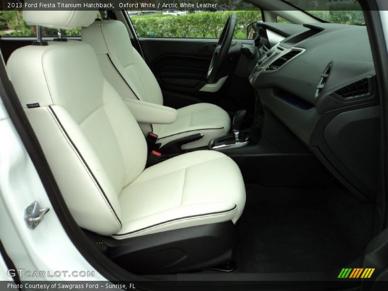 Oxford White / Arctic White Leather 2013 Ford Fiesta Titanium Hatchback