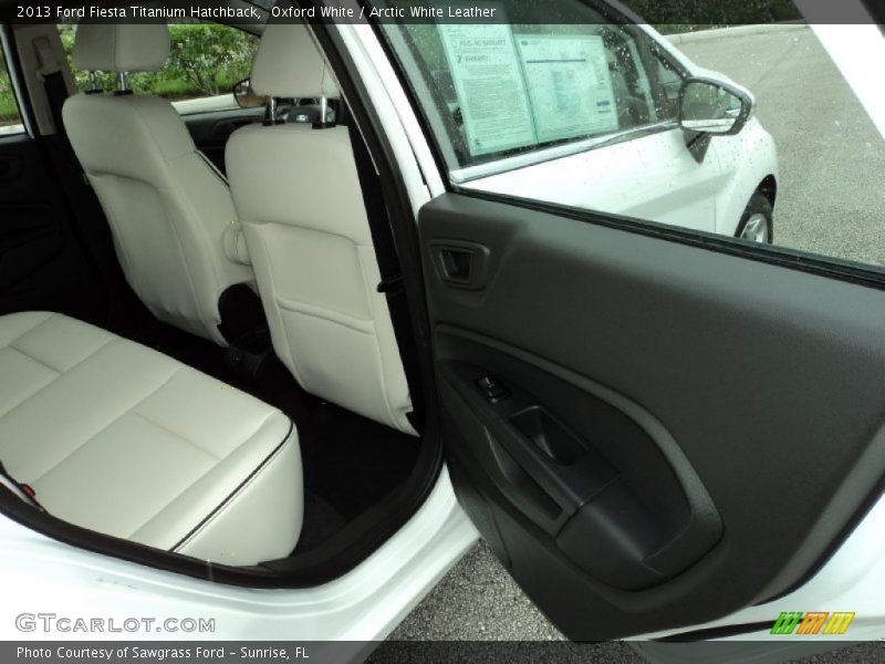 Oxford White / Arctic White Leather 2013 Ford Fiesta Titanium Hatchback