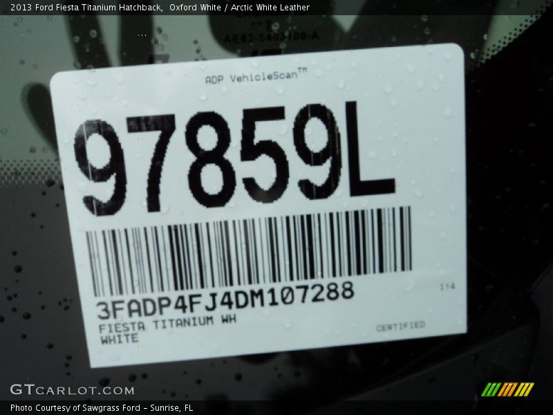 Oxford White / Arctic White Leather 2013 Ford Fiesta Titanium Hatchback