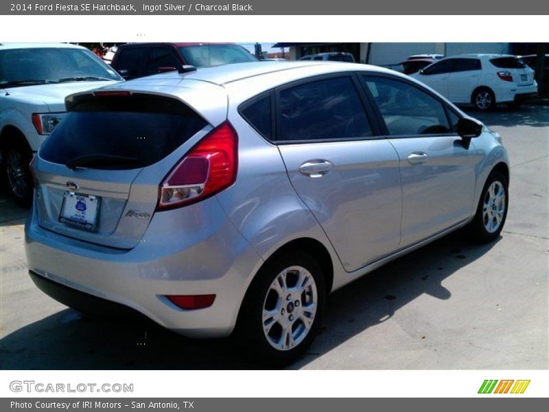 Ingot Silver / Charcoal Black 2014 Ford Fiesta SE Hatchback