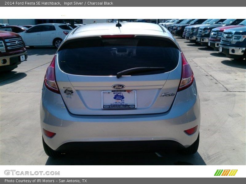 Ingot Silver / Charcoal Black 2014 Ford Fiesta SE Hatchback