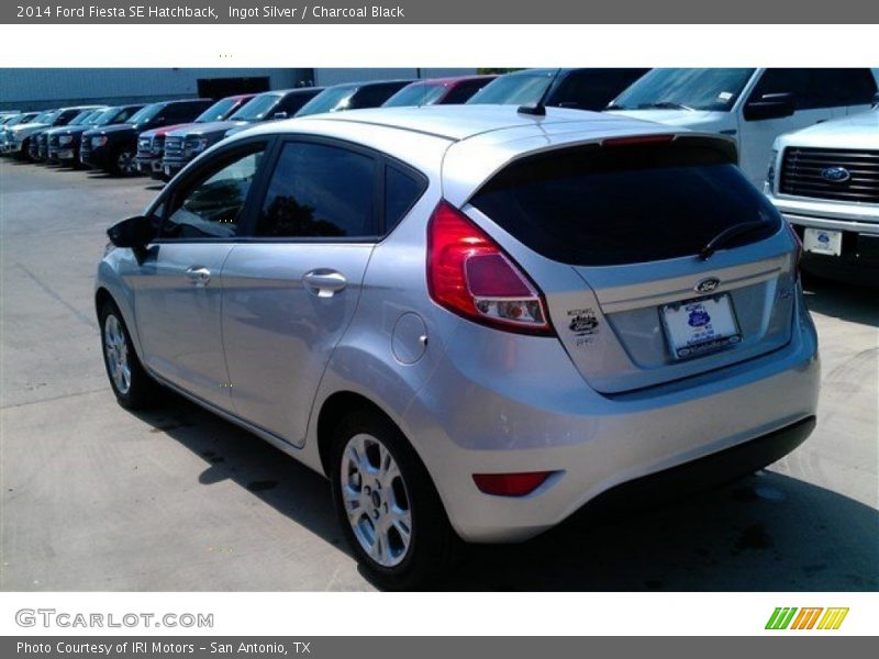 Ingot Silver / Charcoal Black 2014 Ford Fiesta SE Hatchback
