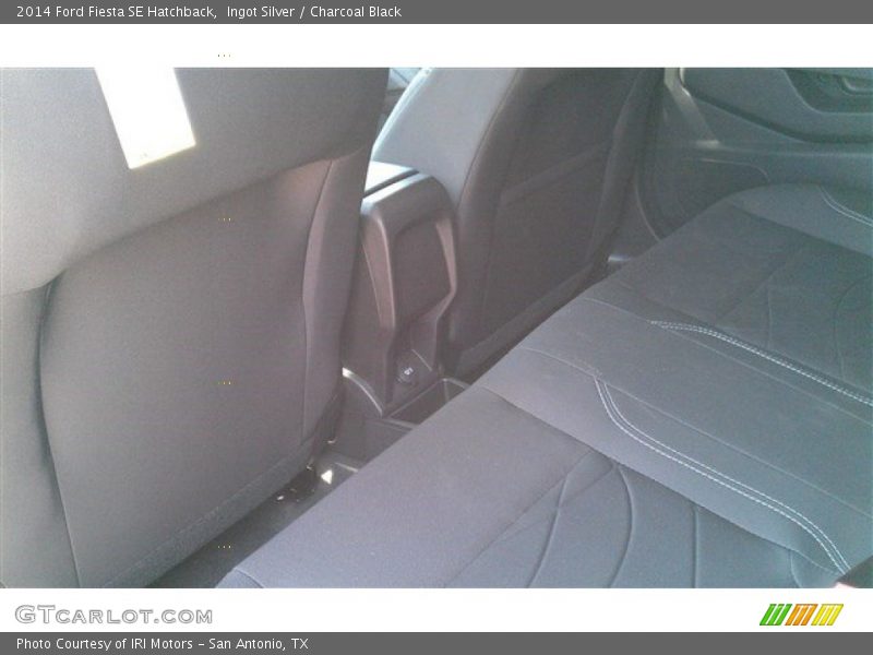 Ingot Silver / Charcoal Black 2014 Ford Fiesta SE Hatchback