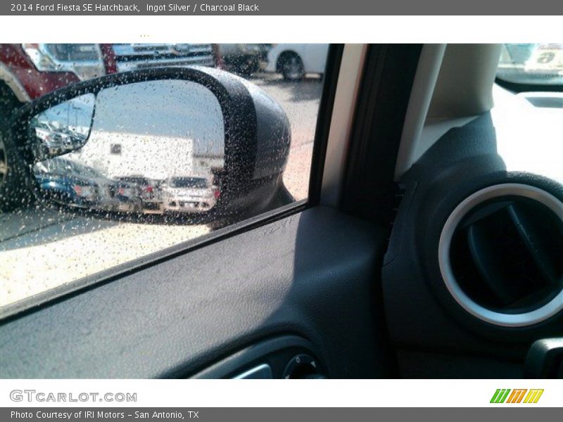 Ingot Silver / Charcoal Black 2014 Ford Fiesta SE Hatchback