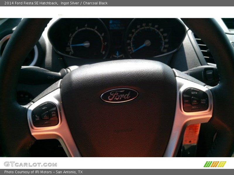 Ingot Silver / Charcoal Black 2014 Ford Fiesta SE Hatchback