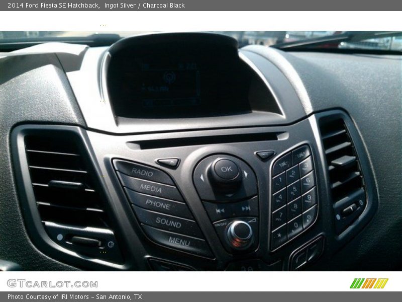 Ingot Silver / Charcoal Black 2014 Ford Fiesta SE Hatchback