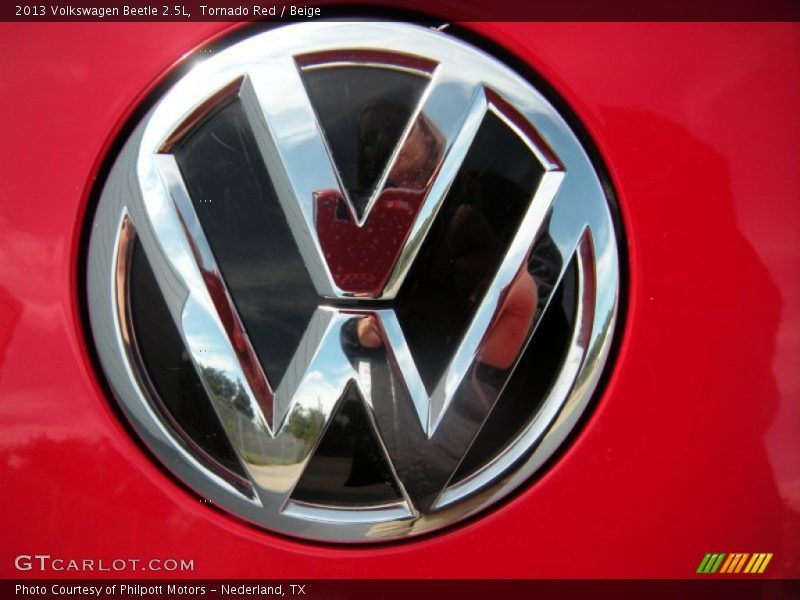 Tornado Red / Beige 2013 Volkswagen Beetle 2.5L