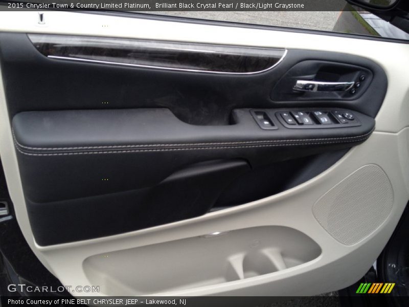 Brilliant Black Crystal Pearl / Black/Light Graystone 2015 Chrysler Town & Country Limited Platinum