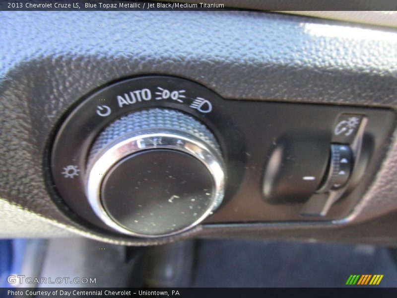 Blue Topaz Metallic / Jet Black/Medium Titanium 2013 Chevrolet Cruze LS