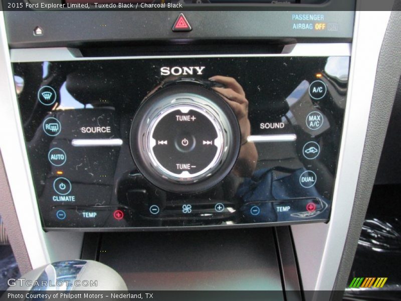 Tuxedo Black / Charcoal Black 2015 Ford Explorer Limited