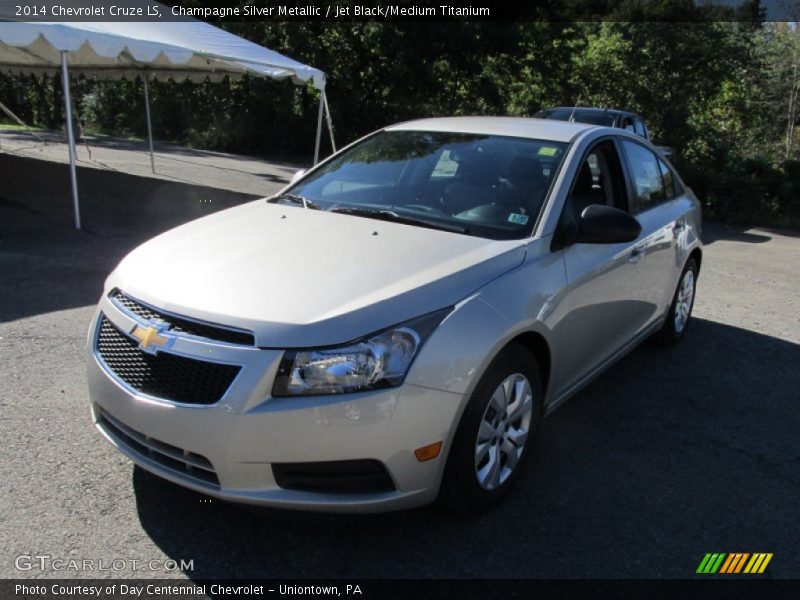 Champagne Silver Metallic / Jet Black/Medium Titanium 2014 Chevrolet Cruze LS