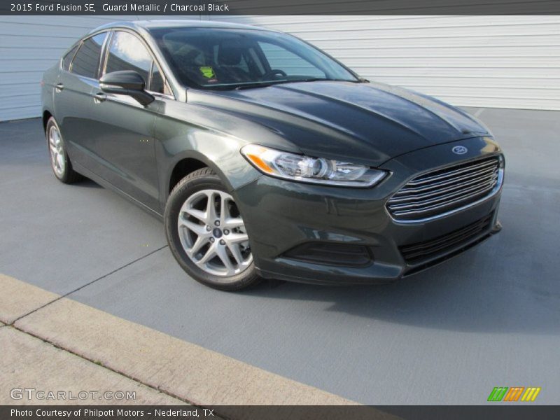Front 3/4 View of 2015 Fusion SE